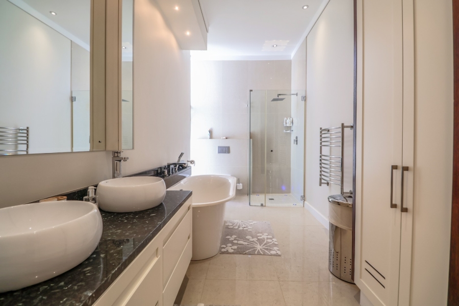 6 Bedroom Property for Sale in Keurbooms River Western Cape